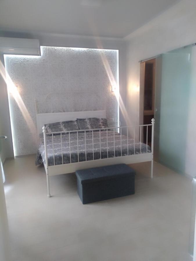 Rosilienza Suites Private Spa, Patio Garden Free Trasfer To & From Airport Ф'юмічіно Екстер'єр фото