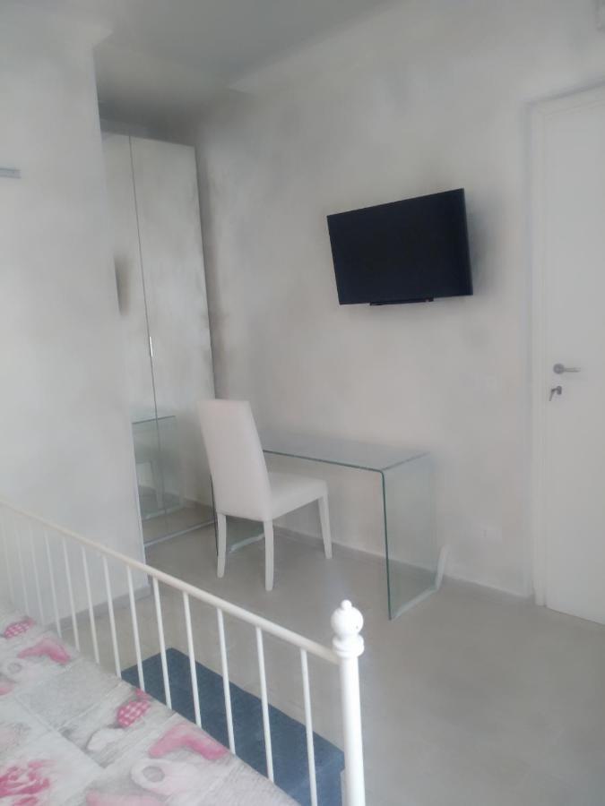 Rosilienza Suites Private Spa, Patio Garden Free Trasfer To & From Airport Ф'юмічіно Екстер'єр фото