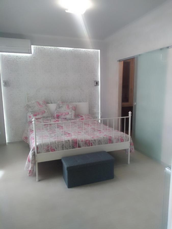 Rosilienza Suites Private Spa, Patio Garden Free Trasfer To & From Airport Ф'юмічіно Екстер'єр фото