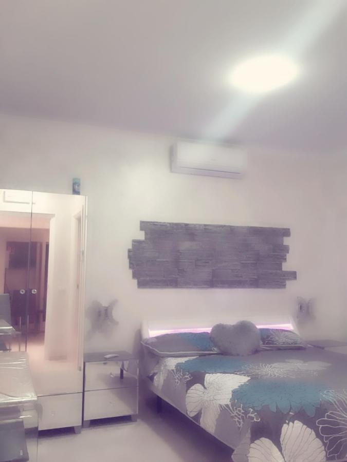 Rosilienza Suites Private Spa, Patio Garden Free Trasfer To & From Airport Ф'юмічіно Екстер'єр фото