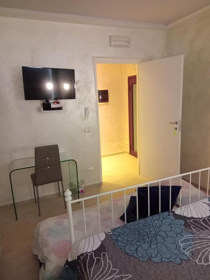 Rosilienza Suites Private Spa, Patio Garden Free Trasfer To & From Airport Ф'юмічіно Екстер'єр фото