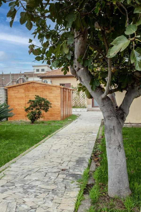 Rosilienza Suites Private Spa, Patio Garden Free Trasfer To & From Airport Ф'юмічіно Екстер'єр фото